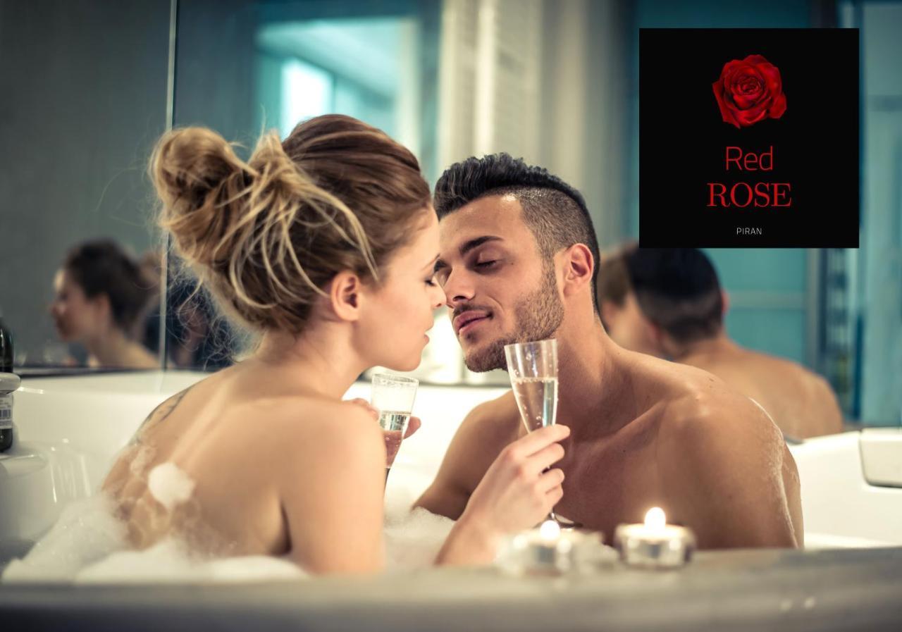 Red Love Hodinový hotel *